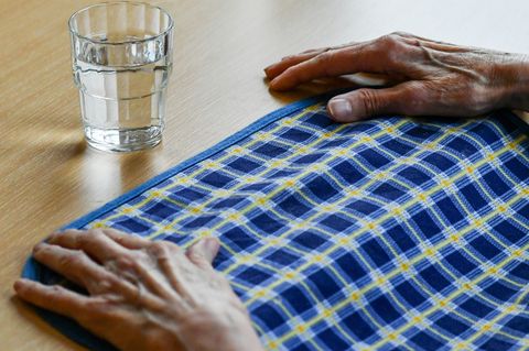 Die drei kreisfreien Städte Magdeburg, Halle und Dessau-Roßlau arbeiten erstmals gemeinsam an einem Pflegemodellprojekt. (Symbol