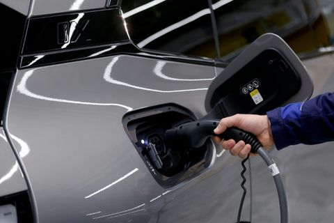 E-Auto wird geladen