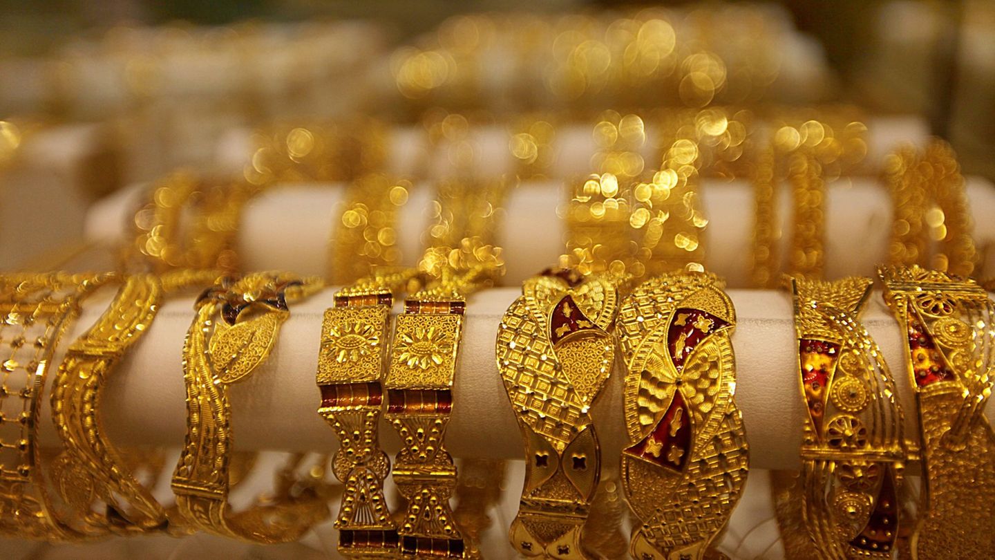 Acht Kilo Goldschmuck fand die Polizei. (Symbolbild) Foto: picture alliance / Piyal Adhikary/EPA/dpa