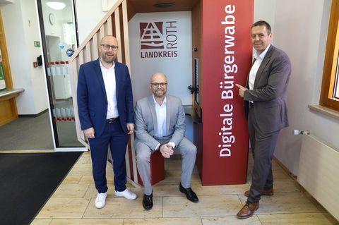 Die "Bürgerwabe" soll die Digitalisierung im Landkreis Roth vorantreiben. Foto: Petra Schoplocher/Landratsamt Roth/dpa