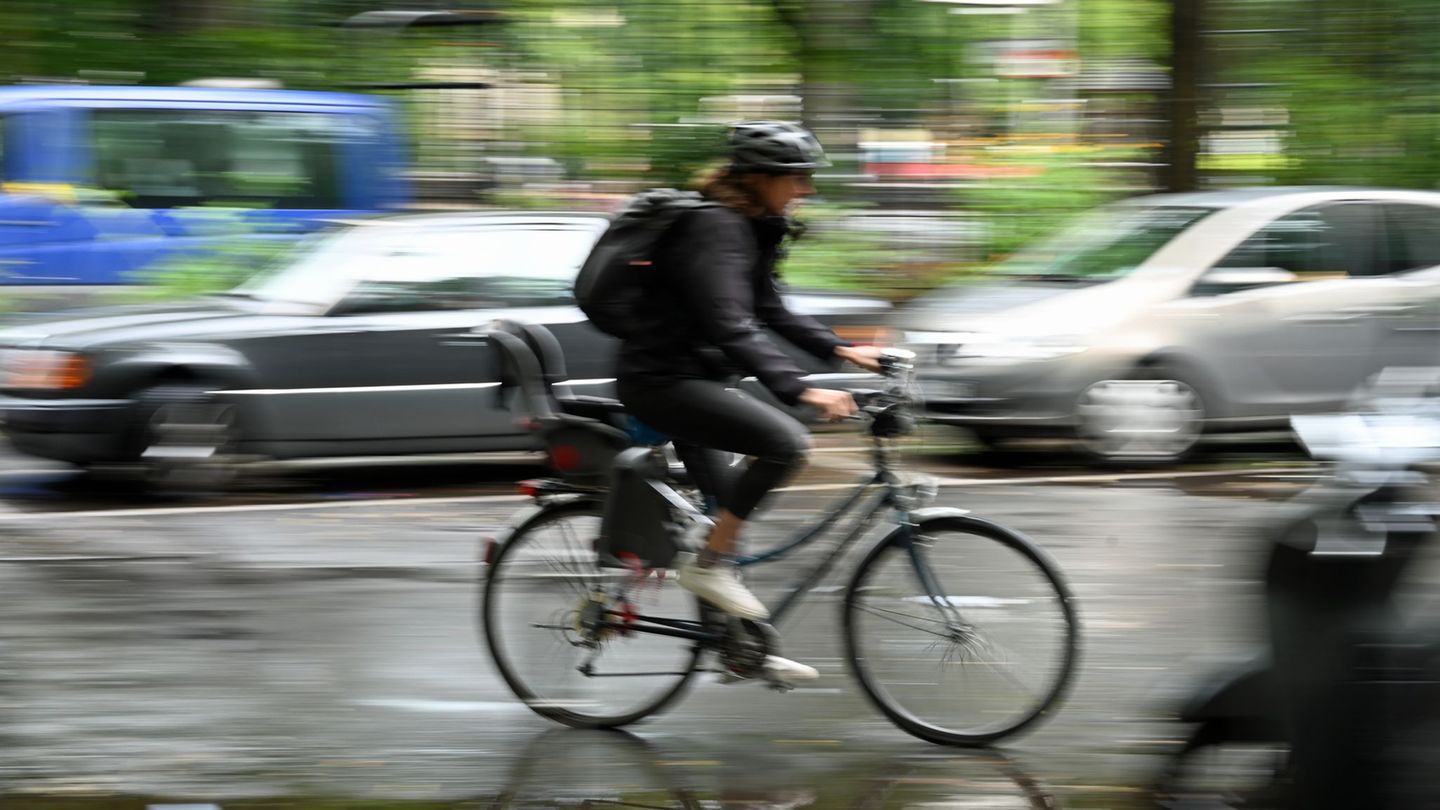 In Berlin gibt es viele neue Möglichkeiten, die Geschichte der Stadt auf dem Fahrrad zu entdecken. (Symbolbild) Foto: Malin Wund