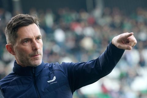 Trainer Stefan Leitl hat mit Hertha BSC den Bundesliga-Aufstieg so gut wie verspielt. (Archivbild) Foto: Bernd Thissen/dpa