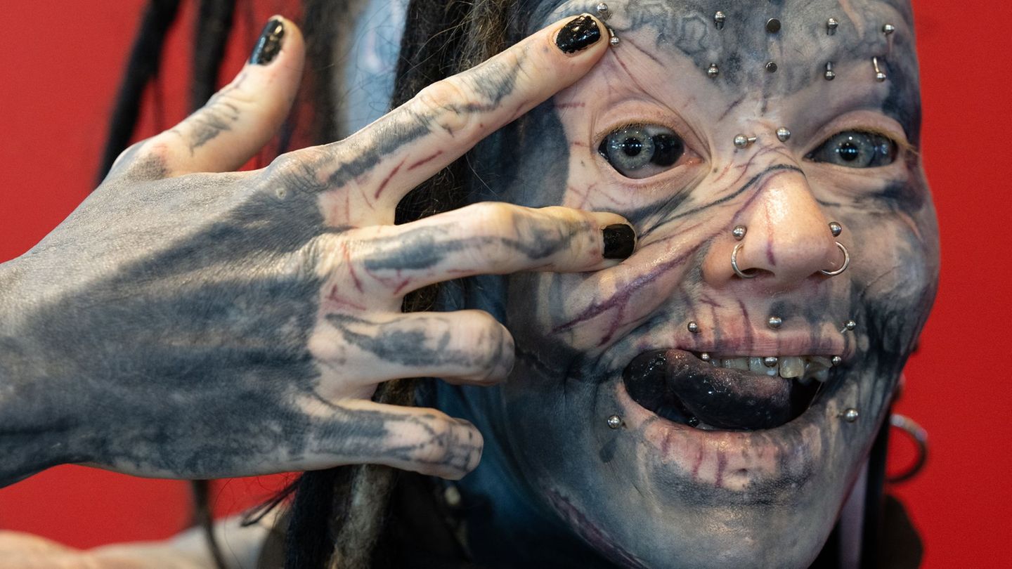 Tätowierungen am Auge empfindet Tätowiererin Victoria nicht direkt als schmerzhaft, man brauche aber mentale Stärke. Foto: Boris