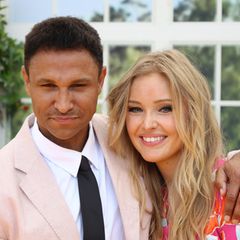 Daniel Aminati hat seinen Arm un Patrice Aminati gelegt