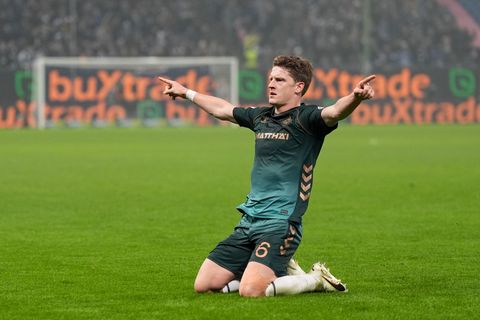 Wieder im Training: Werder Bremens Derby-Torschütze Jens Stage. Foto: Marcus Brandt/dpa