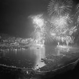 Ein Feuerwerk am Nachthimmel über Monaco 1956