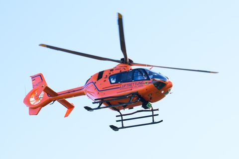 Ein schwerer Verkehrsunfall hat sich in Benshausen bei Zella-Mehlis ereignet. (Symbolfoto) Foto: Julian Stratenschulte/dpa