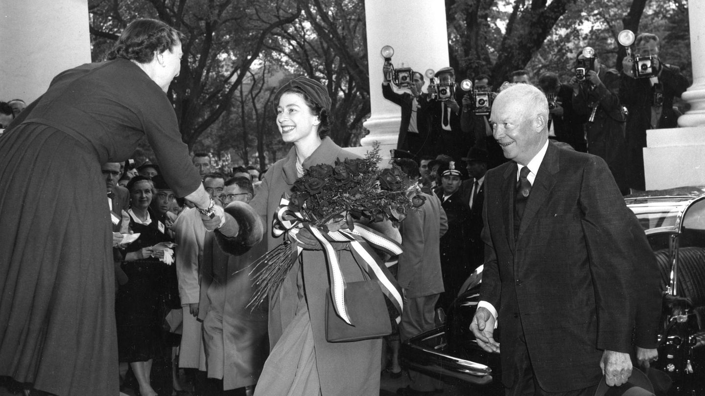 Britische Royals: Die Queen 1957 bei US-Päsident Eisenhower
