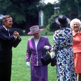 Britische Royals: Die Queen zu Gast bei George Bush und Frau