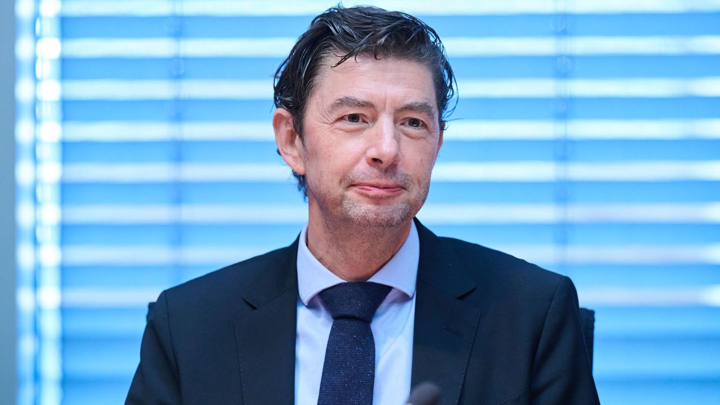 Der Virologe Drosten hat vor Gericht Erfolg gegen Äußerungen des Nanowissenschaftlers Wiesendanger. (Archivbild) Foto: Annette R