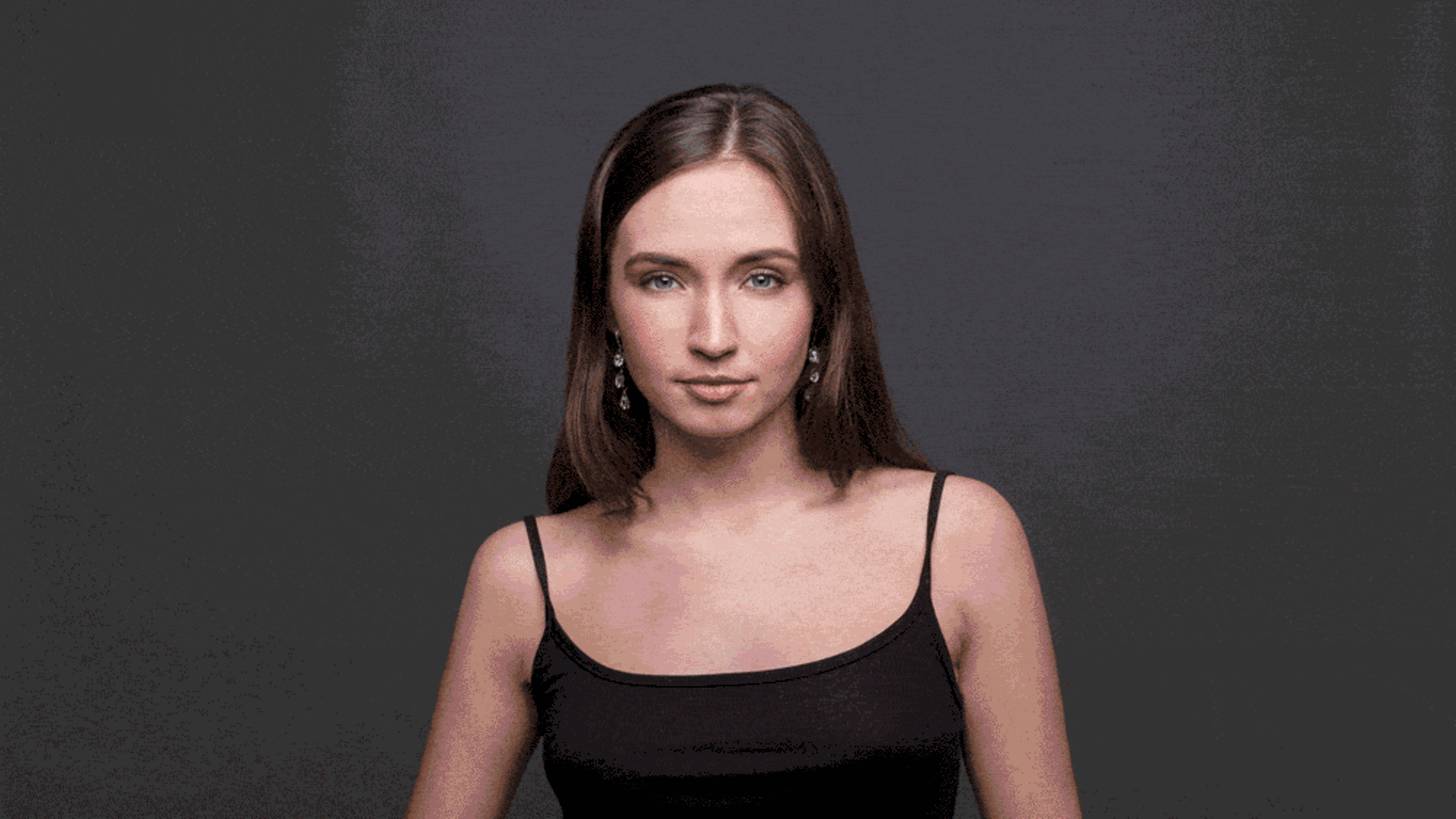 Animiertes Bild einer jungen Frau, die erst lächelt, dann schreit. Ragna Kuhn