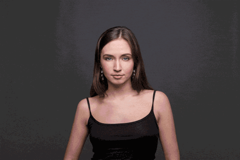 Animiertes Bild einer jungen Frau, die erst lächelt, dann schreit. Ragna Kuhn