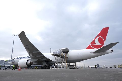 Turkish Airlines stellt die Flüge von Leipzig/Halle nach Istanbul ein. (Archivbild) Foto: Sebastian Willnow/dpa