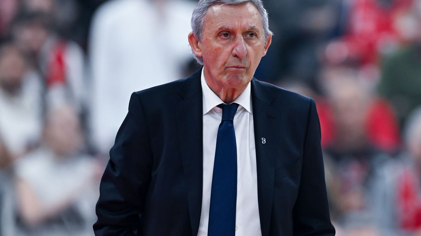 Svetislav Pesic kassierte mit Bayern bei seinem ehemaligen Team Barcelona eine deutliche Pleite. (Archivbild) Foto: Sven Hoppe/d