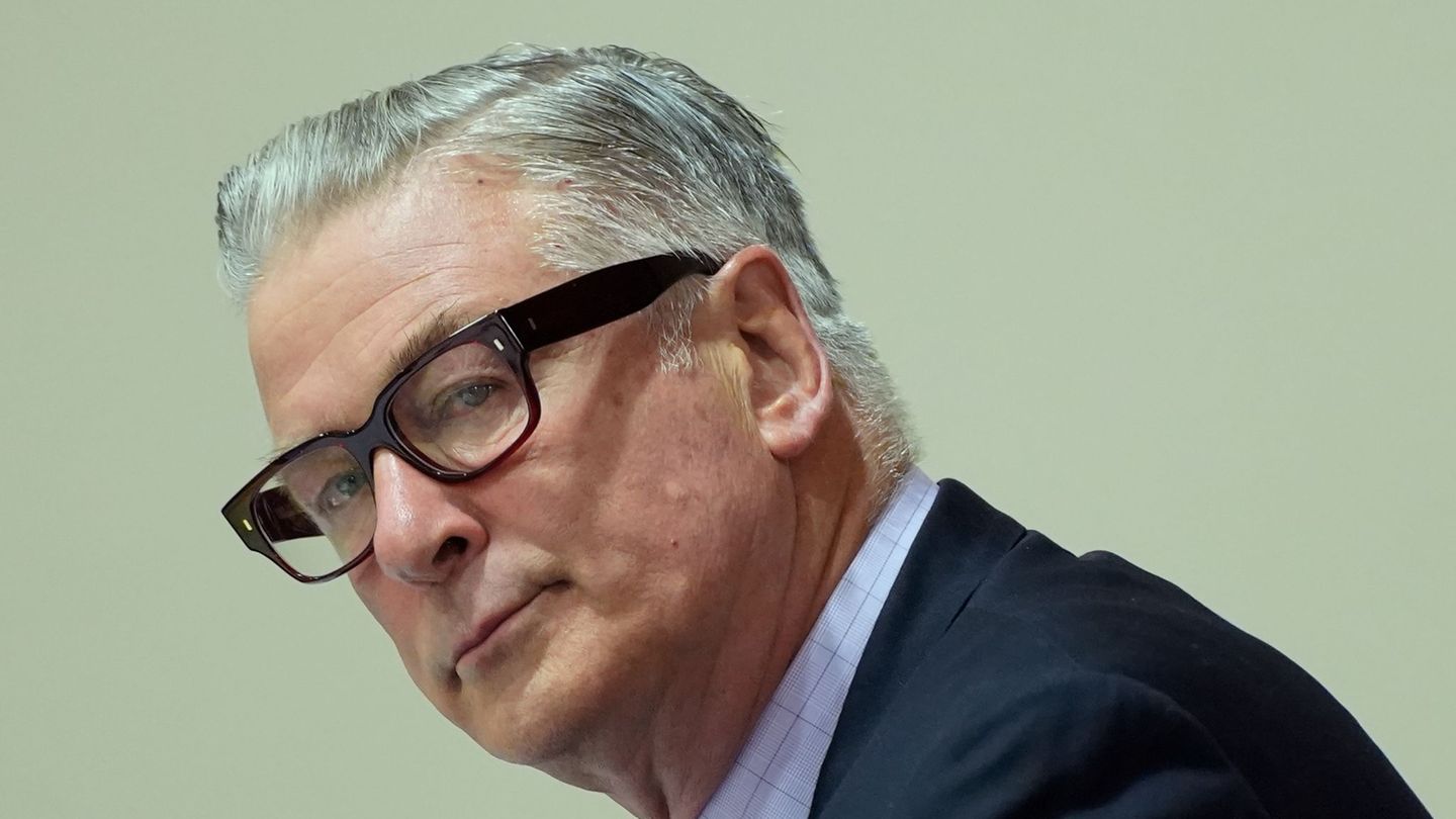 Auf Alec Baldwin kommt nun ein Zivilprozess zu. (Archivbild) Foto: Ramsay de Give/Pool AFP/AP/dpa