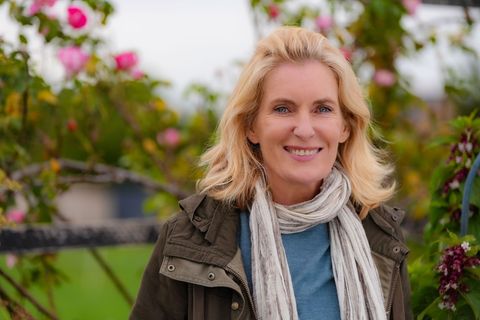 In der aktuellen Ausgabe von "Erlebnis Erde" reist Schauspielerin Maria Furtwängler durch die Gärten Deutschlands.