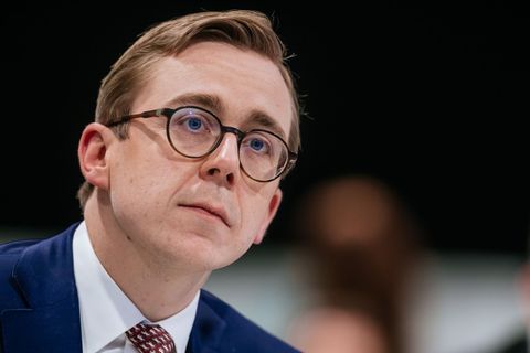 CDU-Politiker Philipp Amthor gilt als eines der größte Talente seiner Partei. Doch während die einen ihn lieben, wird er von anderen wegen seines altertümlichen Stils belächelt.