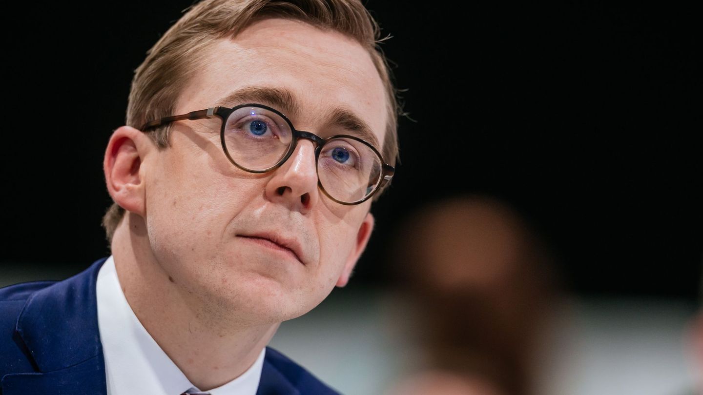 CDU-Politiker Philipp Amthor gilt als eines der größte Talente seiner Partei. Doch während die einen ihn lieben, wird er von anderen wegen seines altertümlichen Stils belächelt.