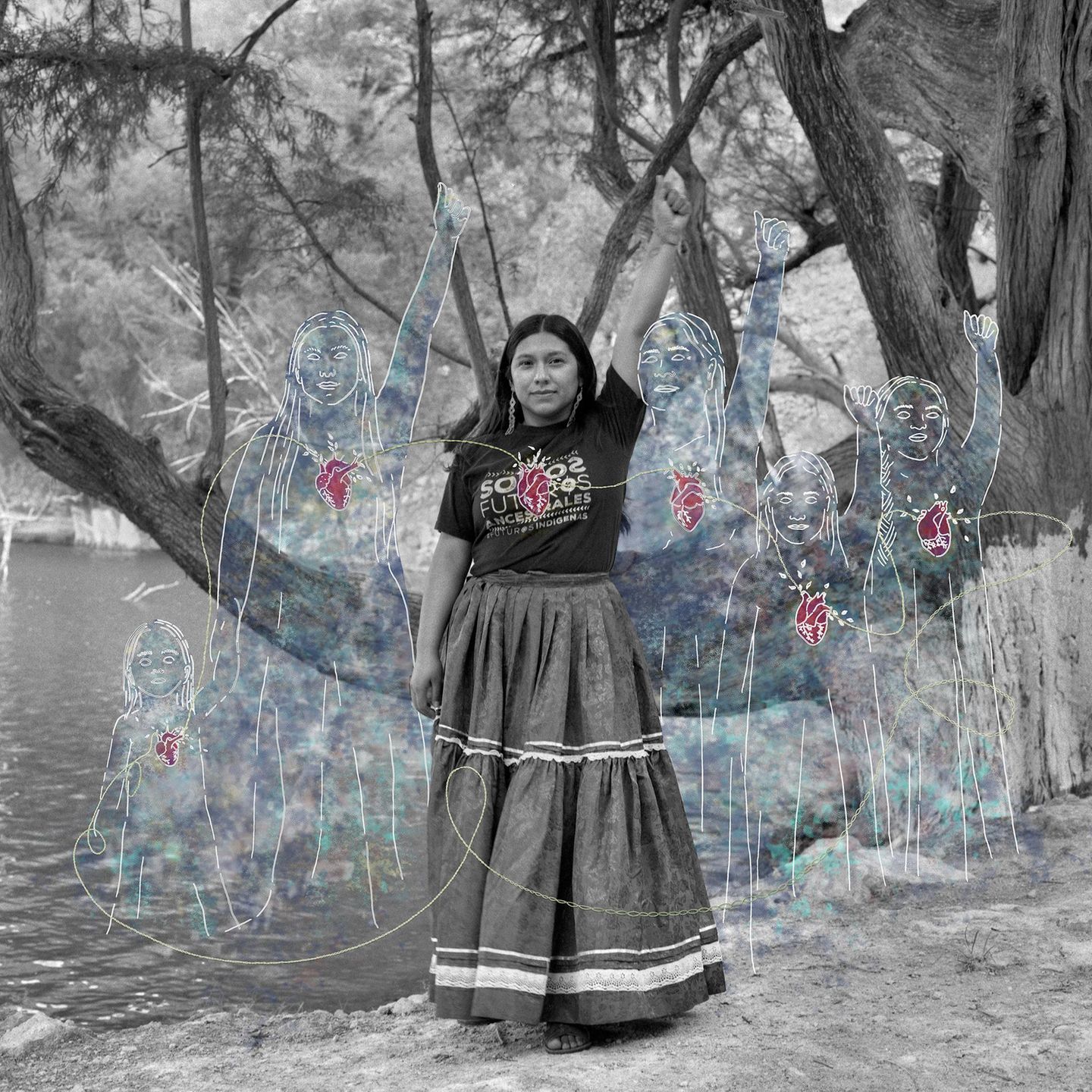 Citlali Fabián erhält den Hauptpreis für ihr Projekt „Bilha, Stories of my Sisters“, das Porträts indigener Frauen mit digitalen Illustrationen verbindet. Die bildende Künstlerin aus der Yalalteca-Gemeinschaft in Mexiko wird mit 25.000 US-Dollar ausgezeichnet und gewinnt zudem in der Kategorie „Kreativ“. Ihre Serie porträtiert ikonische Frauen aus indigenen Gemeinschaften Oaxacas und deren Engagement in Bereichen wie Recht, Linguistik, Kunst oder Ökologie – als starke Vorbilder für junge Mädchen.     Gesamtsiegerin und Fotografin des Jahres