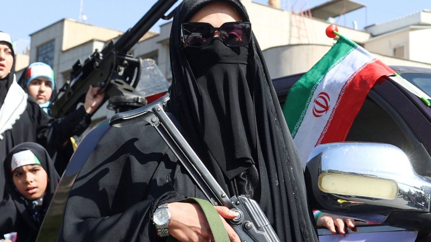 Unterstützer der iranischen Führung in Teheran