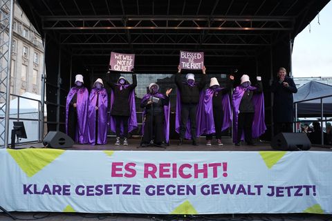 Hamburgs Grüne haben einstimmig eine Agenda gegen Gewalt gegen Frauen verabschiedet. (Archivbild) Foto: Marcus Brandt/dpa