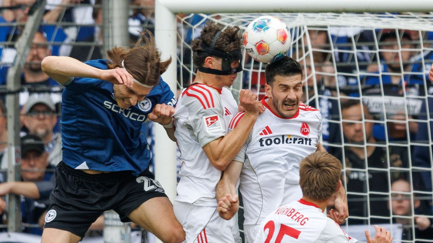 Bielefeld und Nürnberg trennen sich unentschieden. Foto: Friso Gentsch/dpa