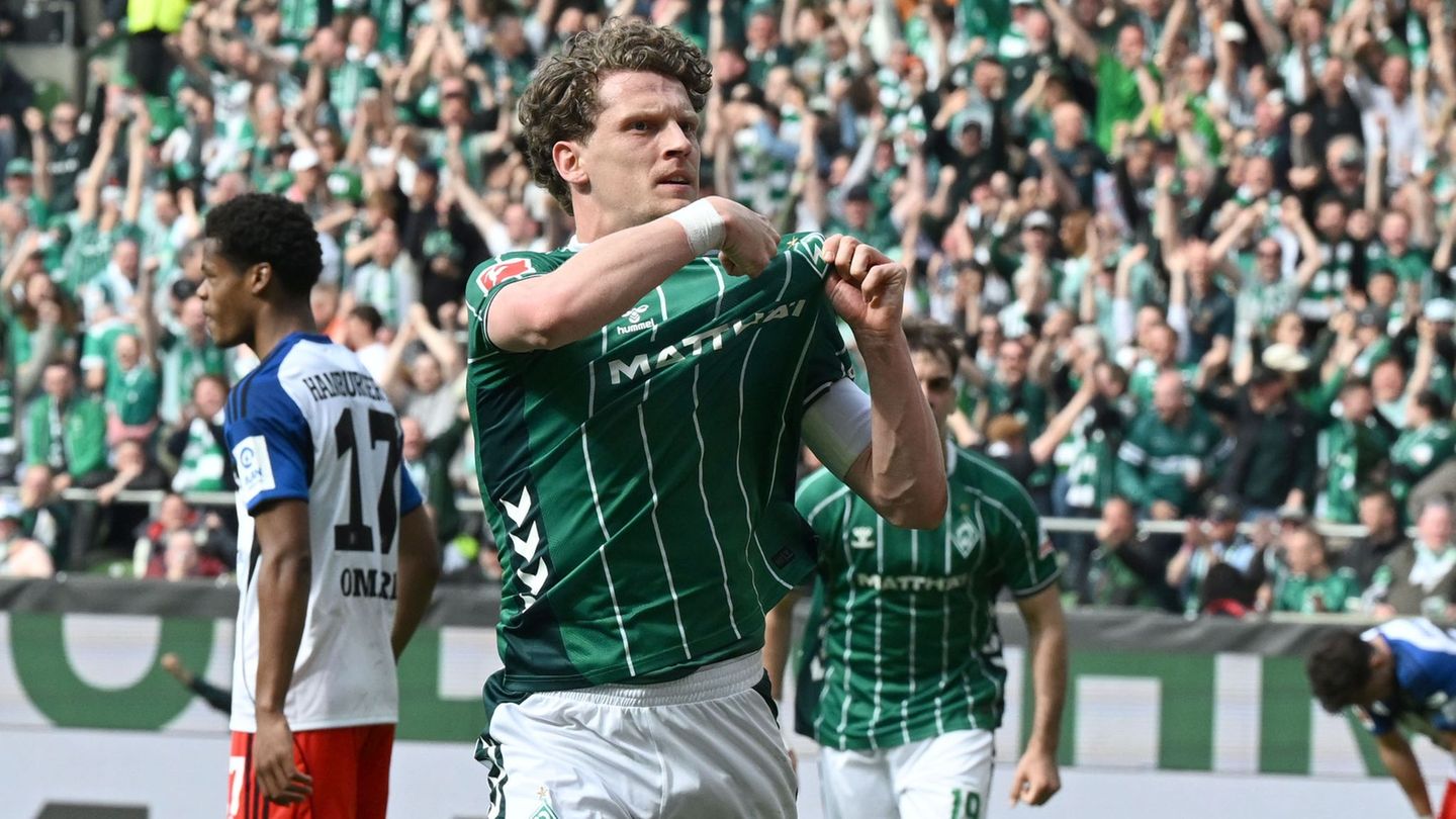 Derby-Held: Werder Bremens Jens Stage nach dem ersten von zwei Toren gegen den Hamburger SV. Foto: Carmen Jaspersen/dpa