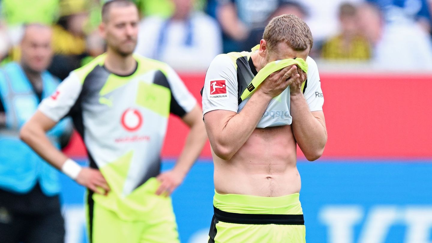 Frust nach dem Spiel: Der BVB verliert in Sinsheim. Foto: Uwe Anspach/dpa