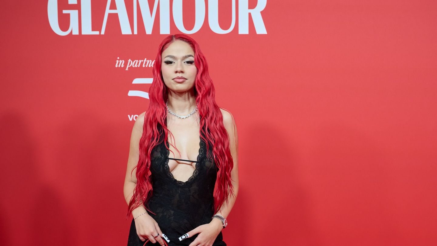 Die Rapperin Badmómzjay wurde Ende vergangenen Jahres vom Magazin "Glamour" als "Gamechanger" geehrt. (Archivbild) Foto: Annette