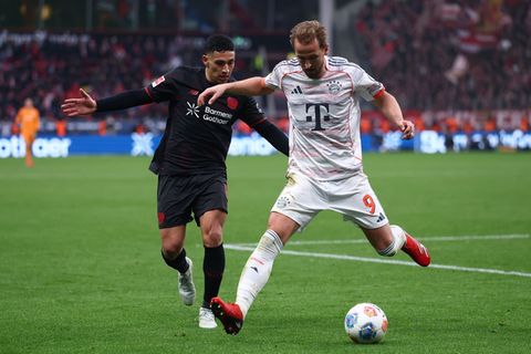 Bayer Leverkusen trifft im Halbfinale des DFB-Pokals auf Bayern München – ein echtes Topspiel! Im Bild: Leverkusens Ezequiel Fernandez (links) und Bayern-Stürmer Harry Kane bei der letzten Bundesliga-Begegnung der beiden Teams im März.