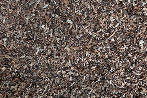 Ein Lager für Hackschnitzel gerät in der Nacht in Brand und löst einen großen Einsatz aus. (Symbolbild) Foto: Karl-Josef Hildenb