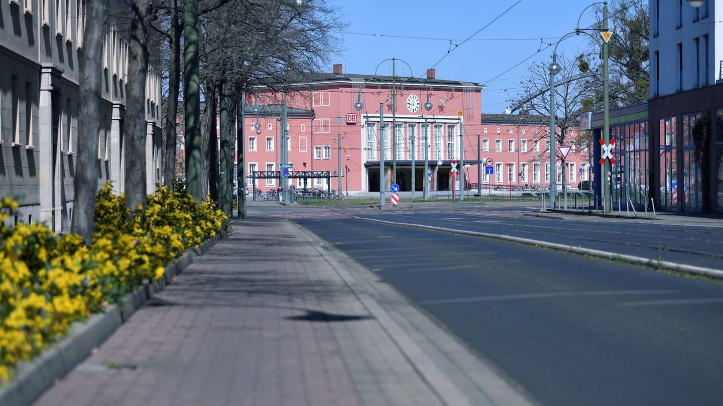 Bundespolizei: 15-Jähriger hantiert mit Elektroimpulsgerät am Hauptbahnhof