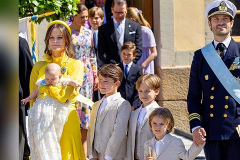 Prinz Alexander (l.) mit seinen Geschwistern Prinz Gabriel, Prinz Julian, Prinzessin Ines und seinen Eltern.