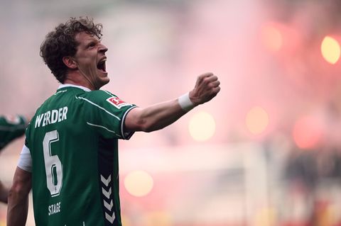 Werders Jens Stage jubelt nach seinem zweiten Tor im Nordderby gegen den Hamburger SV
