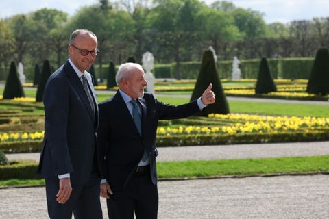 Merz und Lula am Schloss Herrenhausen in Hannover