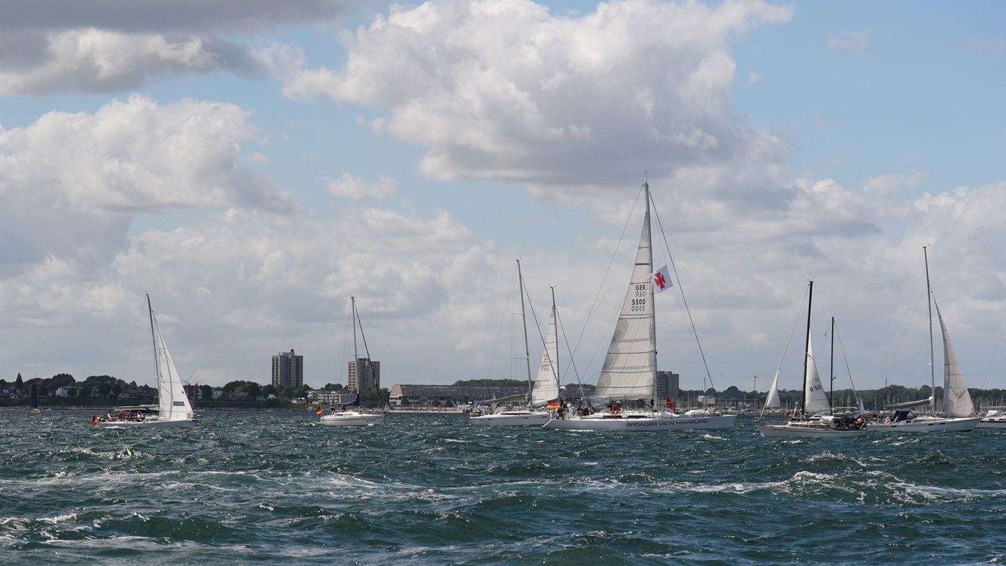 Vor dem Olympiazentrum Schilksee auf der Kieler Förde sollen nach dem Willen der Kieler wieder olympische Segel-Wettbewerbe stat