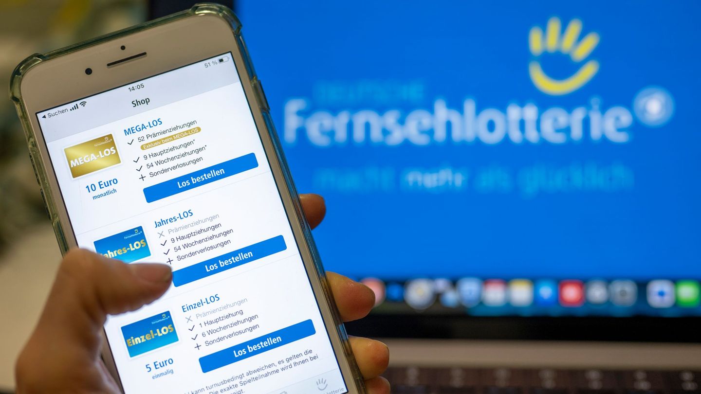 Der Hauptgewinn der Deutschen Fernsehlotterie geht nach Niedersachsen. (Symbolbild) Foto: Monika Skolimowska/dpa