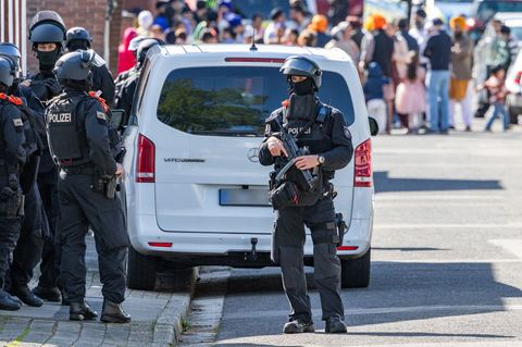 Mehrere Menschen sollen leicht verletzt worden sein. Foto: Jan Ohmen/dpa