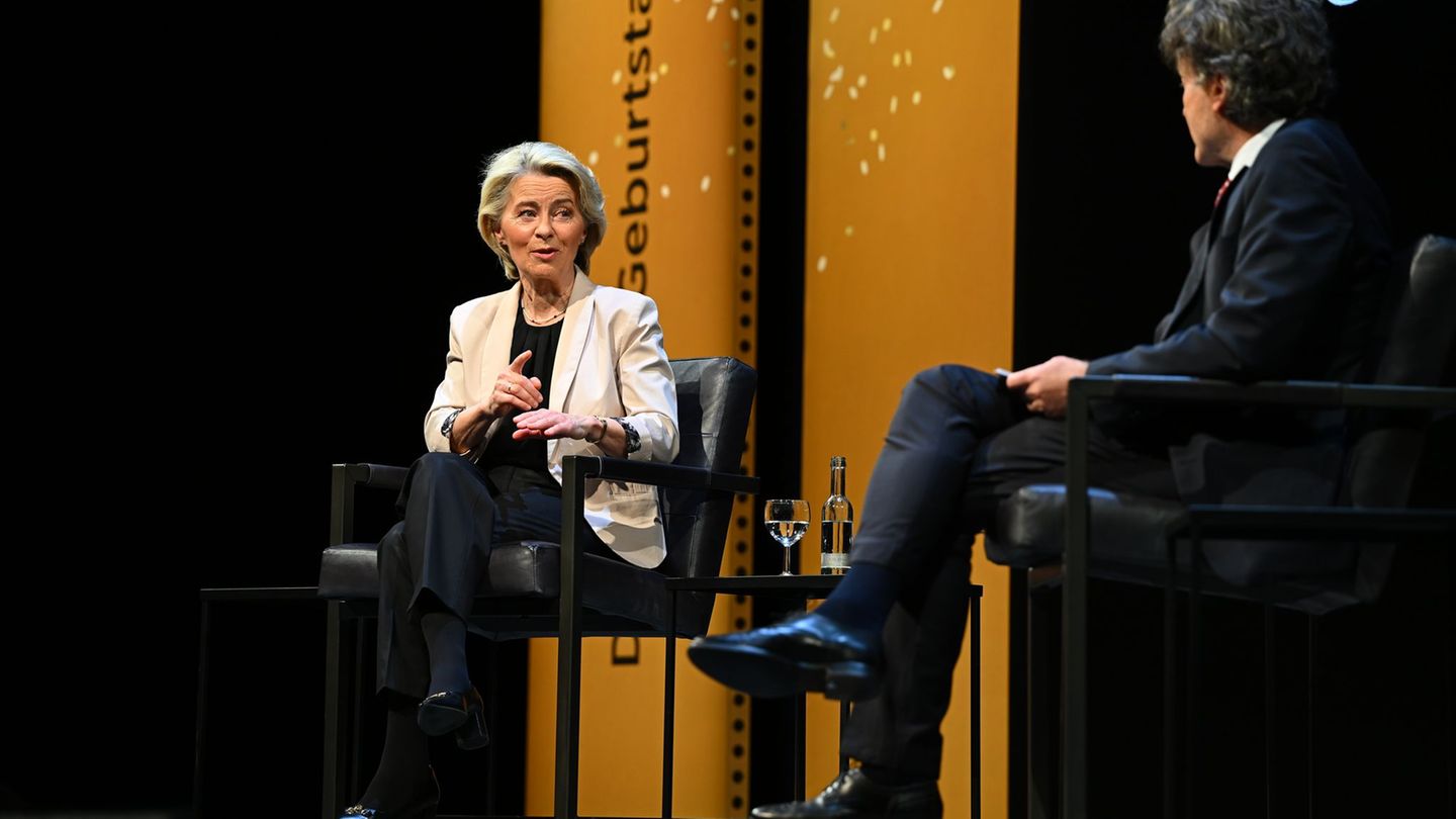 Von der Leyen hofft auf schnelle Reformen zur Wiederherstellung der Rechtsstaatlichkeit in Ungarn. Foto: Jonas Walzberg/dpa