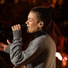 Frida-Gold-Sängerin Alina Süggeler ist Teil der 13. Staffel von "Sing meinen Song - Das Tauschkonzert" (VOX), die im Februar i