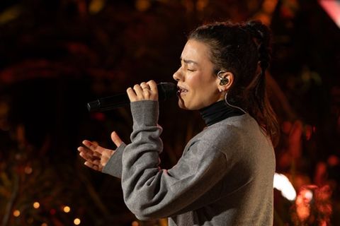Frida-Gold-Sängerin Alina Süggeler ist Teil der 13. Staffel von "Sing meinen Song - Das Tauschkonzert" (VOX), die im Februar i