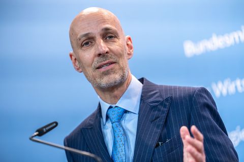 BDI-Präsident Peter Leibinger warnt: "Wir sind als Standort nicht mehr wettbewerbsfähig." (Archivbild) Foto: Michael Kappeler/dp