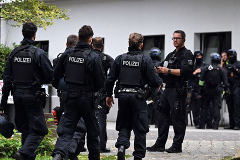 Polizisten am Tatort in Essen (Archivbild)