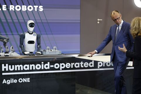 Eigentlich sollten die beiden Staatsoberhäupter den Kanzlerrundgang gemeinsam durchlaufen. Foto: Michael Matthey/dpa