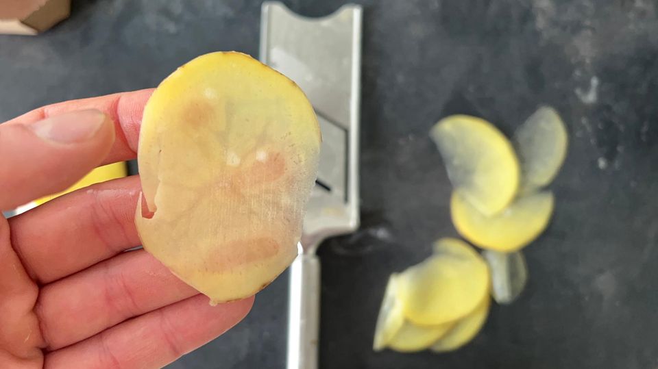 Die Schnitte der Kartoffeln sind leider ungleichmäßig und zerrissen