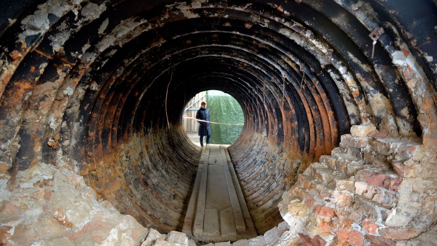 Berlin im Kalten Krieg: Dokumentation zu legendärem Spionagetunnel mit DDR-Fotos