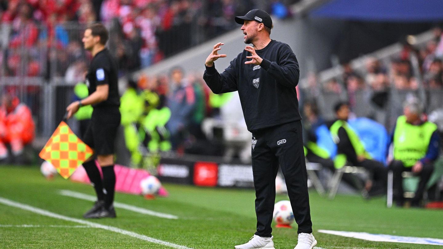 Nach der Niederlage in München bereitet Coach Sebastian Hoeneß die Stuttgarter auf das Halbfinale im DFB-Pokal vor. Foto: Tom We