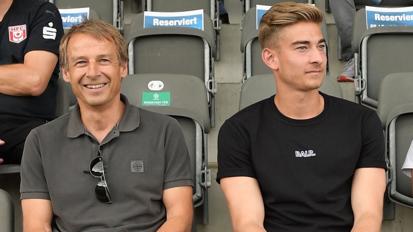 Jonathan Klinsmann (r.) an der Seite seines berühmten Vaters Jürgen Klinsmann.