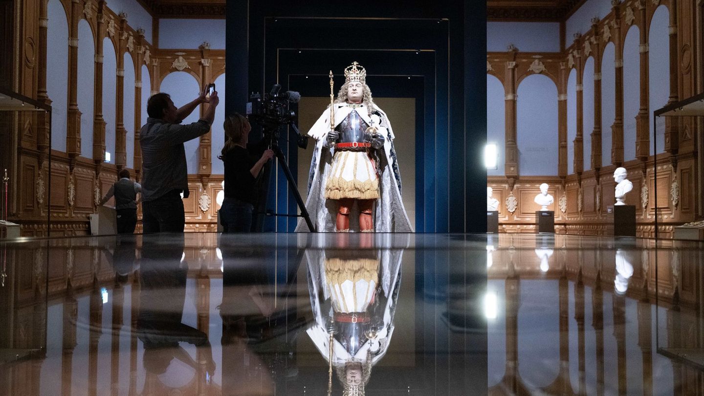 Der Propositionssaal und der Große Ballsaal im Dresdner Residenzschloss öffnen ab Mittwoch für Besucher. (Archivbild) Foto: Seba