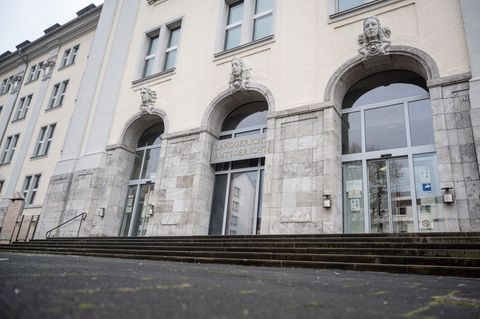 Der Angeklagte muss sich vor dem Hagener Schwurgericht verantworten. (Archivbild) Foto: Bernd Thissen/dpa